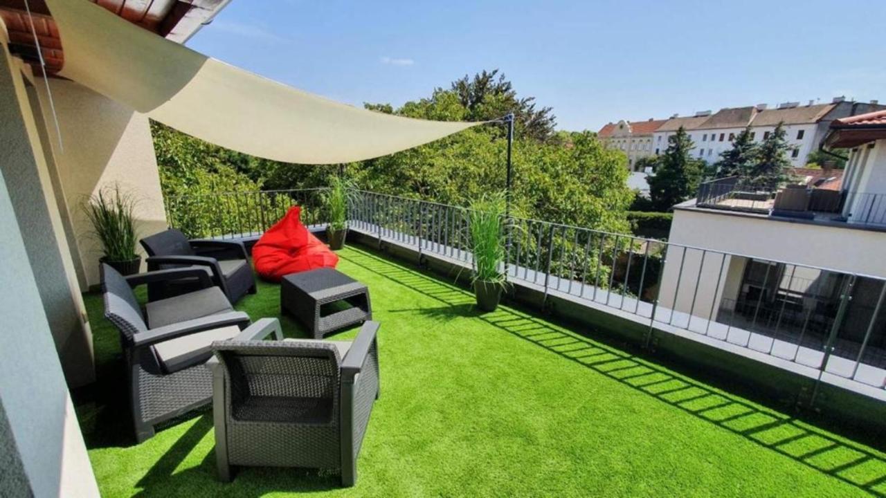 Sun Terrace Mini Penthouse Bestern Szeged Eksteriør bilde